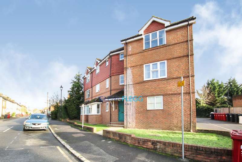 Houses to rent in Slough SL2 1PS, Slough