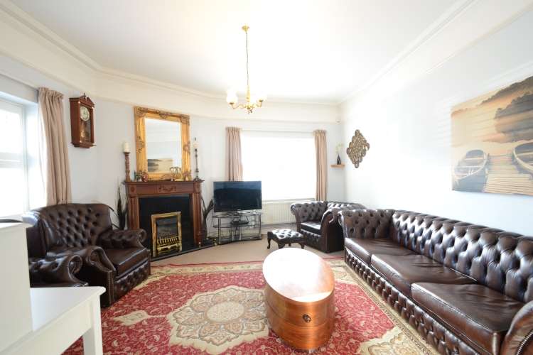 4 Bedroom House To Rent In Bramshot Avenue, Charlton, SE7 7HY
