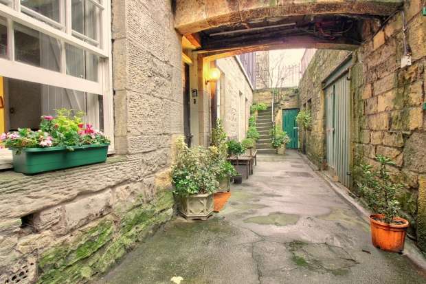 2 Bedroom Flat For Sale In Cumberland Street, Edinburgh, EH3 6RT