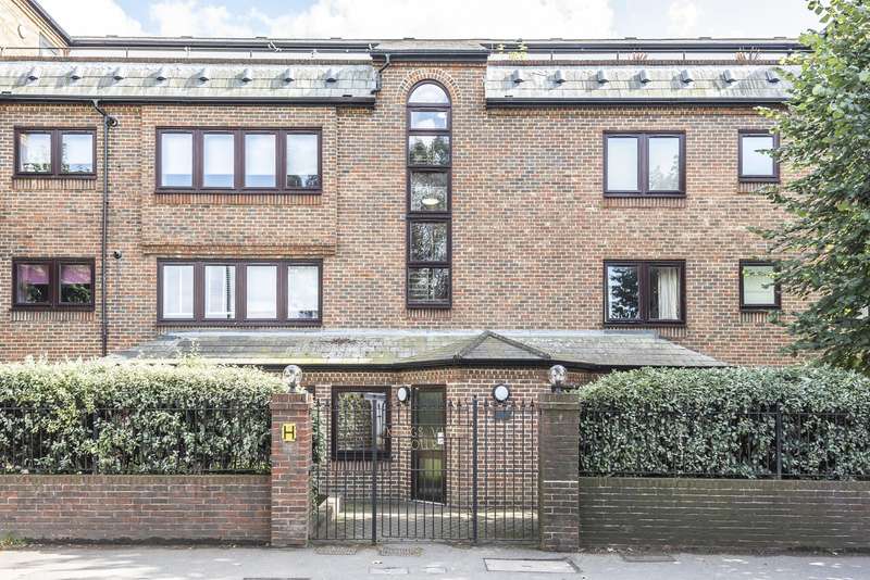 2 Bedroom Ground Flat For Sale In Ridgway, London, SW19 4RW