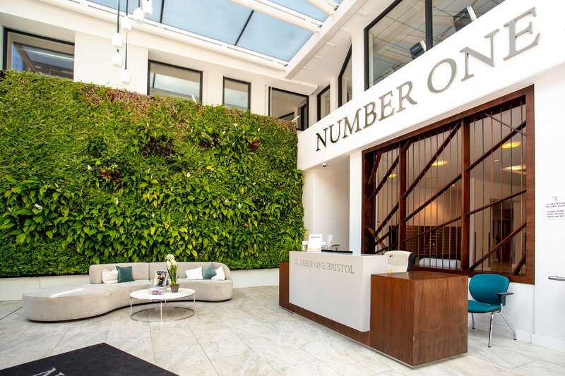 2 Bedroom Apartment For Sale In Number One Bristol, Lewins Mead, Bristol