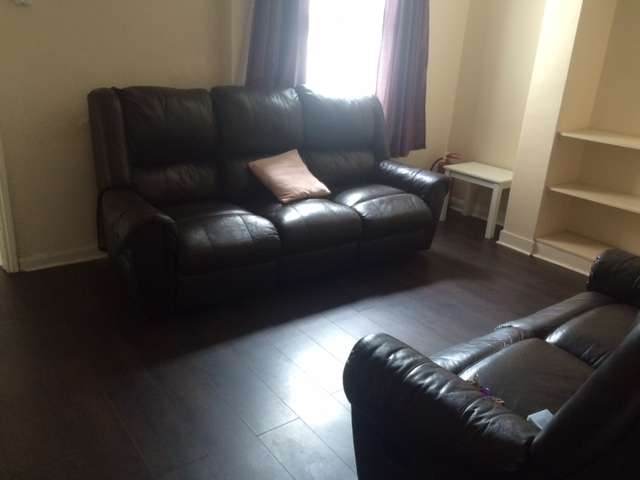 5 Bedroom Terraced To Rent In Donnington Gardens, Reading, RG1 5LY