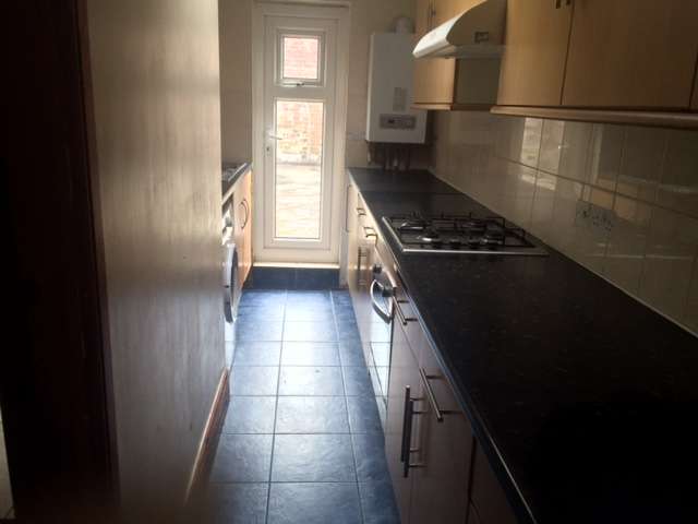 5 Bedroom Terraced To Rent In Donnington Gardens, Reading, RG1 5LZ