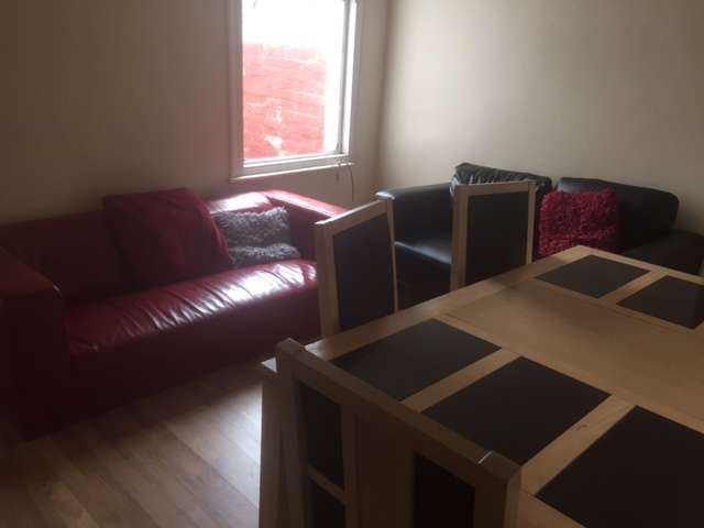 4 Bedroom Terraced To Rent In Blenheim Gardens, Reading, RG1 5QG