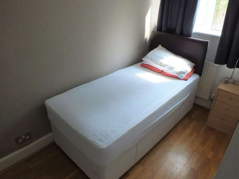 1 Bedroom House To Rent In William Street, Reading, RG1 7DE
