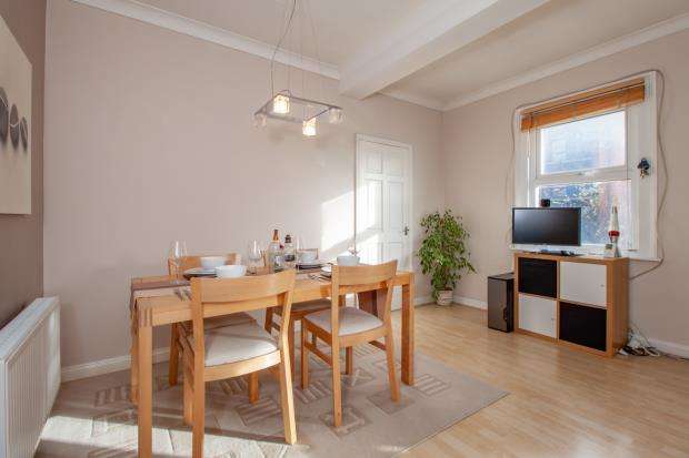 2 Bedroom Apartment For Sale In Crown Street, Reading, Berkshire, RG1 2SE