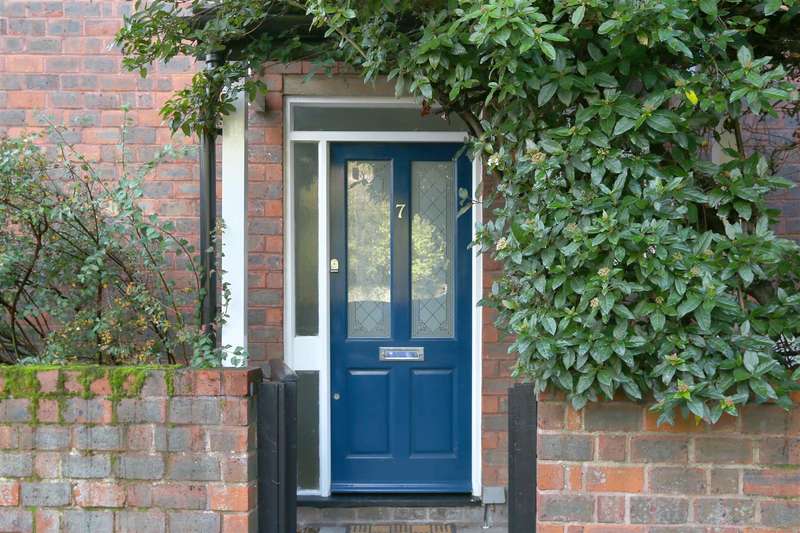 4 Bedroom House For Sale In Brett Close, London, N16 0BN