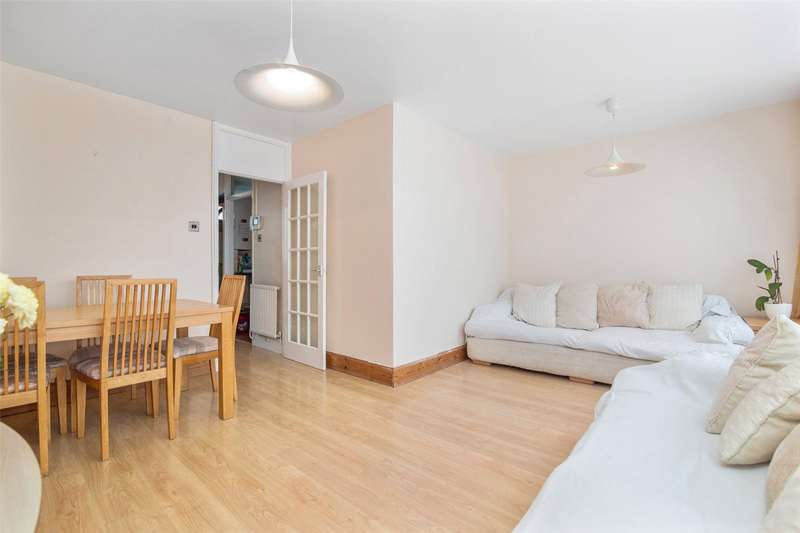 3 Bedroom Flat To Rent In Stewart Street, London, E14 3JE