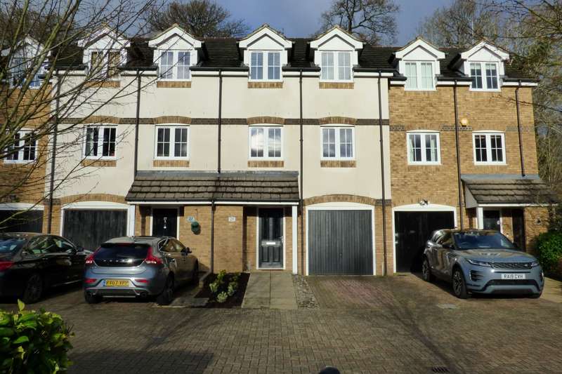 4 Bedroom Town House To Rent In Badgers Rise, Woodley, RG5 3AJ