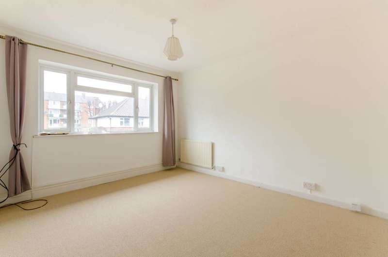 2 Bedroom Flat To Rent In Northwood Gardens, Finchley, London, N12 9DR