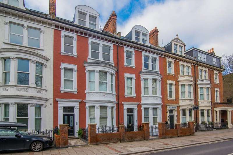 3 Bedroom Flat To Rent In Petersham Road, Richmond, TW10 6UH