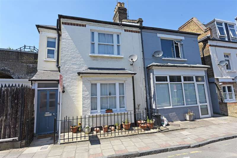3 Bedroom End Of Terrace For Sale In Wadham Road, London, SW15 2LR