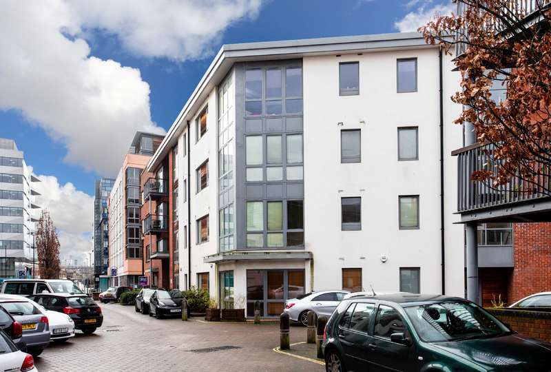 2 Bedroom Flat For Sale In Chimney Steps, Bristol, BS2 0FE