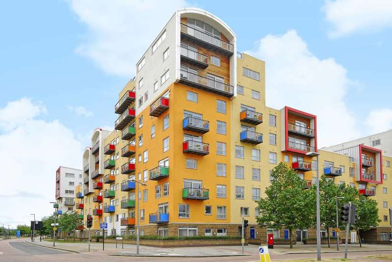 3 Bedroom Flat For Sale In John Harrison Way, Greenwich, SE10 0BL