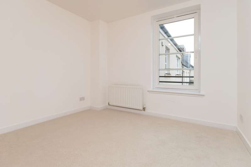 3 Bedroom Flat For Sale In Powderhall Rigg, Edinburgh, EH7 4GA
