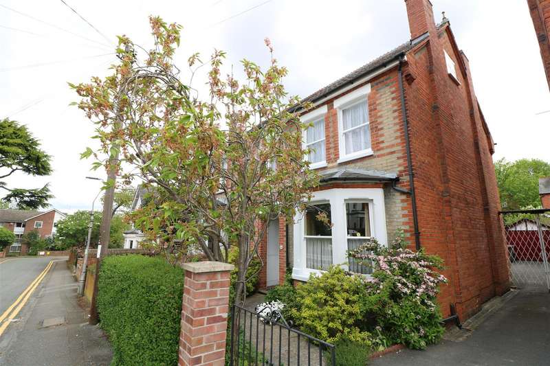 3 Bedroom Semi Detached For Sale In Brunswick Hill, Reading, RG1 7YT