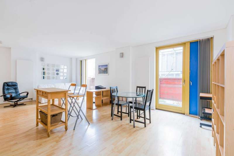 2 Bedroom Flat To Rent In West Parkside, Greenwich, SE10 0QF