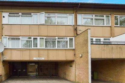 1 Bedroom Flat For Sale In Penryn Avenue, Fishermead, Milton Keynes, Buckinghamshire, MK6 2BQ