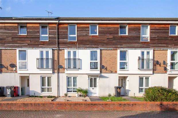 5 Bedroom Terraced For Sale In Meadow Way, Caversham, Reading, RG4 5LY