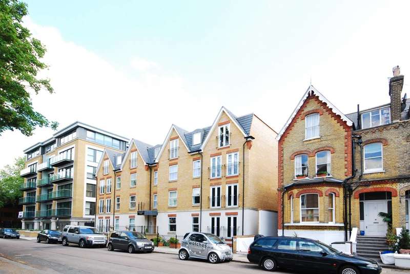 2 Bedroom Flat For Sale In Marlborough Road, Chiswick, W4 4EW